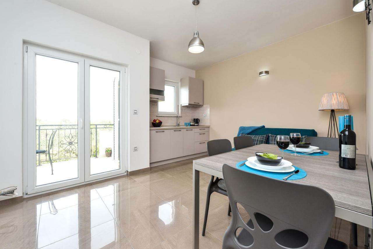 Apartments Feel Good Sukošan Esterno foto