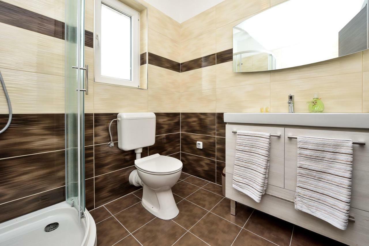Apartments Feel Good Sukošan Esterno foto